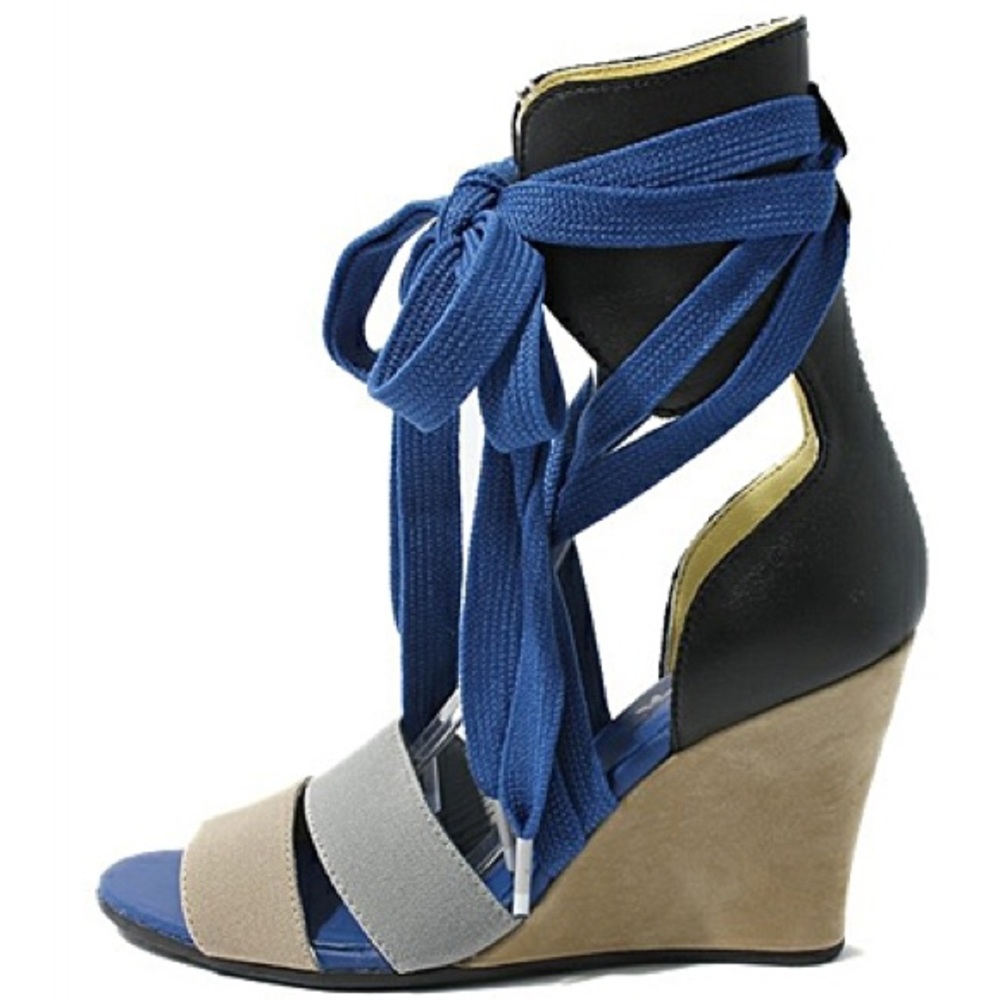 NWT VERY RARE Adidas Originals sandals